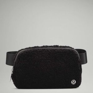 LULULEMON Fleece Everywhere Belt Bag